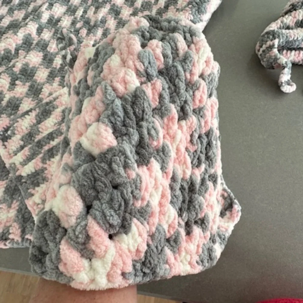 New Handmade Crochet Baby 3-Piece Set (33
